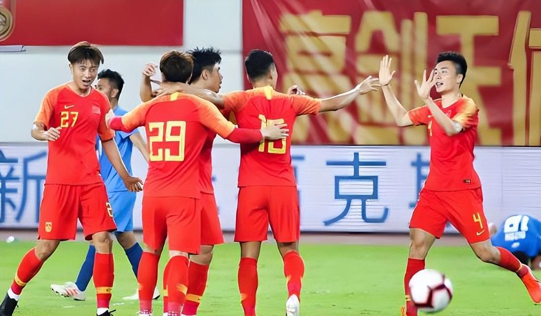 华体会体育官方入口-邵佳一在国足完败喀麦隆后，直接发声做出重要决定，赢得球迷点赞
