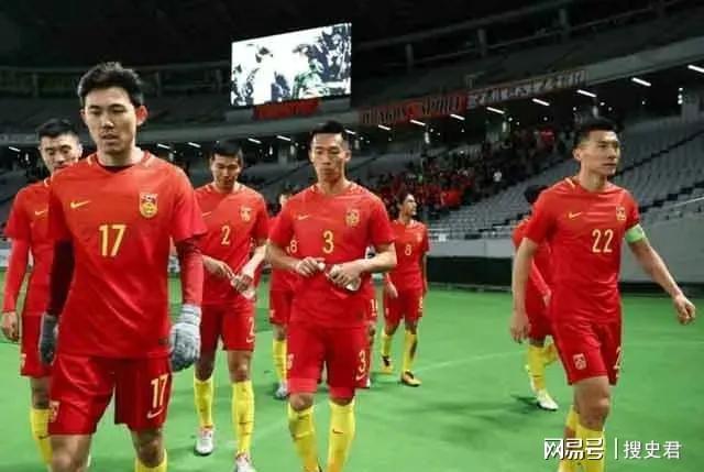 华体会体育官方网站-1957年，国足在世预赛输给印尼，贺龙大怒：不好好练，还开饭吗？